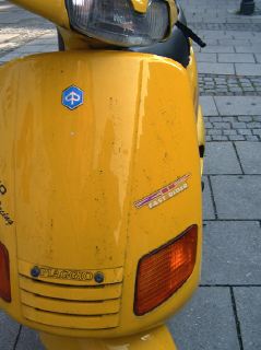 gelb_vespa_p1010284